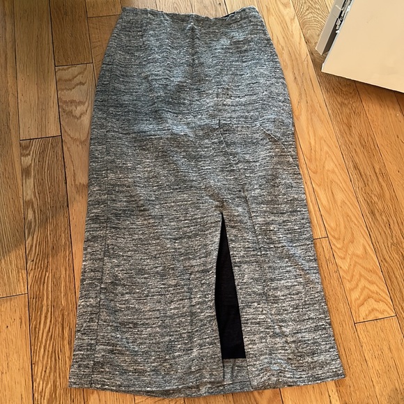 Alice + Olivia Apiga Slit-Front Knit Midi Pencil Skirt, Gray - Picture 3 of 3